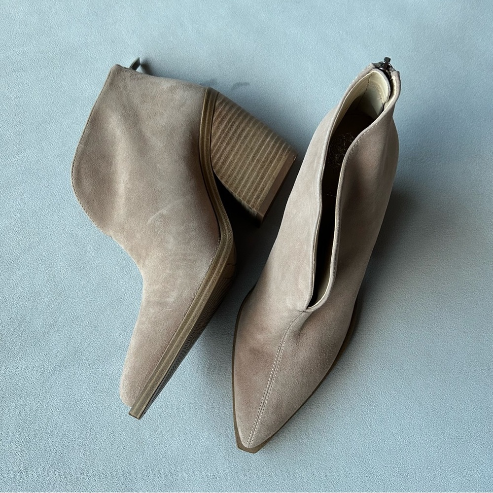 Vince Camuto ~ Ginsel ~ Bootie ~ Women’s Size 8.5
